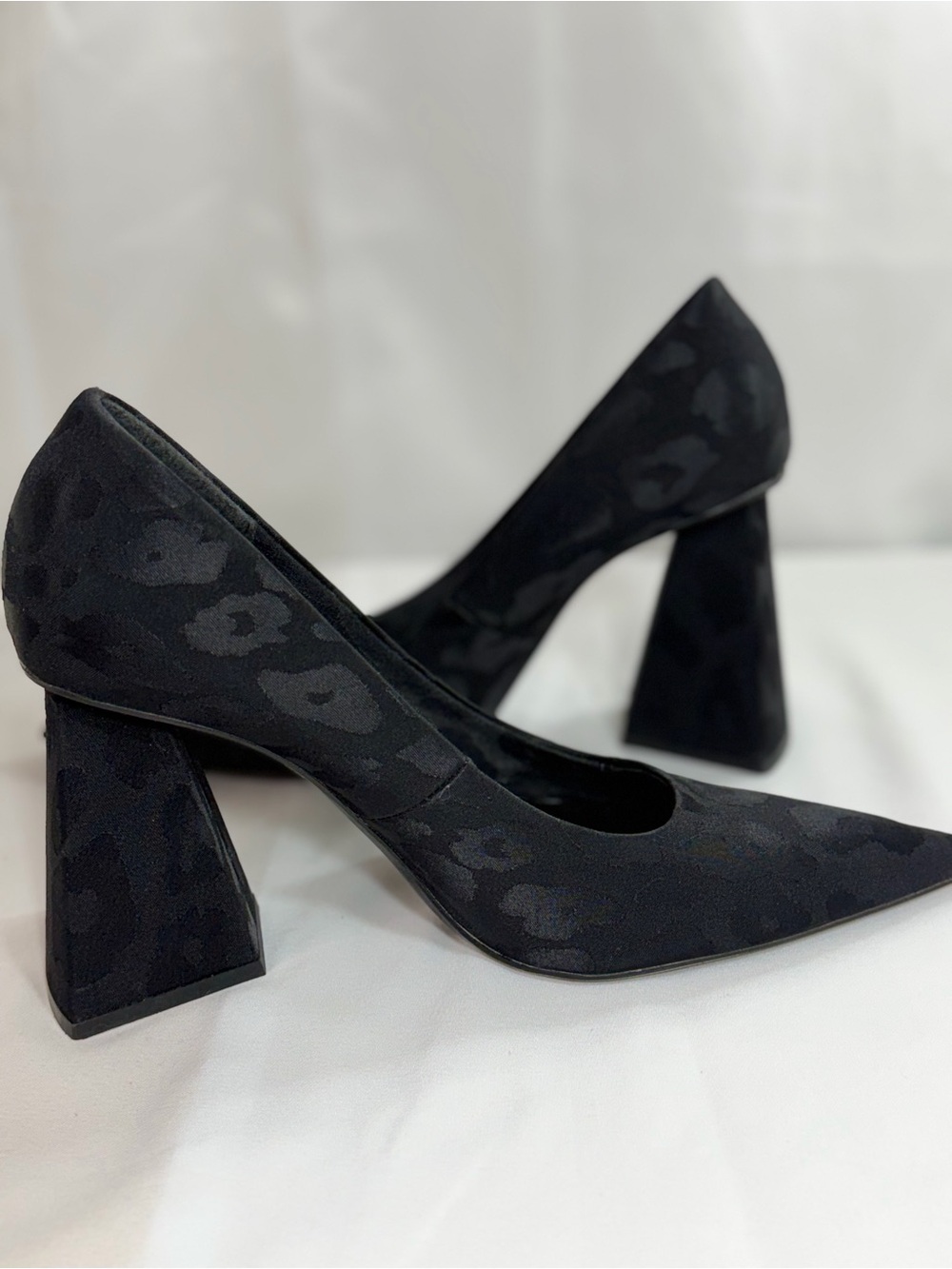Zara Black Pointed Toe Sculpted Block Heel Pumps